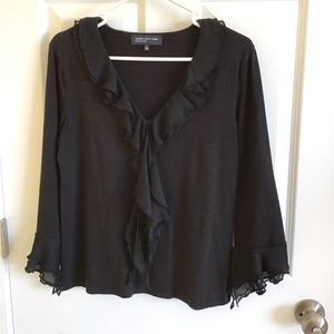 Jones New York Signature Black knit ruffled top